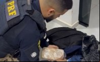 PRF apreende entorpecentes transportados em táxi e prende suspeito em Porto Velho/RO