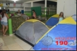 Ariquemes: Pais acampam nas creches atrás de vagas – Confira os vídeos – Débora Raposo afirma que novas creches serão construídas.
