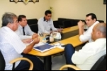ARIQUEMES: Prefeito recebe representantes da Caixa Econômica Federal
