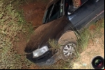 PORTO VELHO: Motorista cai com veículo em buraco para evitar acidente na BR–364