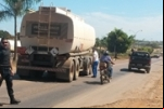 JARU: TANQUE DE COMBUSTÍVEL CARREGADO DE BIODIESEL SE DESPRENDE DE CARRETA EM MOVIMENTO EM MEIO A BR–364