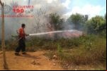 ARIQUEMES: Incêndio consome matagal no Gerson Neco