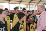 Governador vistoria reforma e ampliação de escolas, acompanha jogos do JOER e assegura obras de asfaltamento para Espigão do Oeste