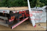 ITAPUÃ DO OESTE: Motorista de caminhão morre na hora ao colidir com carreta na BR 364 