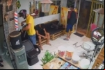 ladrões são filmados durante assalto em barbearia