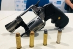 Polícia prende dupla com revólver quando se preparava para fazer assaltos na zona leste da capital