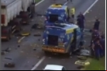 Criminosos armados com fuzis explodem três carros–fortes – VÍDEO