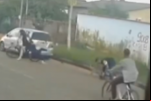 Criminoso derruba mulheres de bicicleta durante roubo de iPhone em Porto Velho – Vídeo